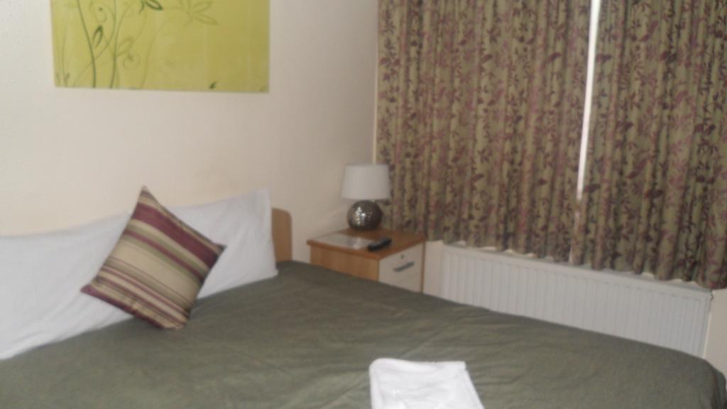 Montrose Guest House Ρόμφορντ Εξωτερικό φωτογραφία