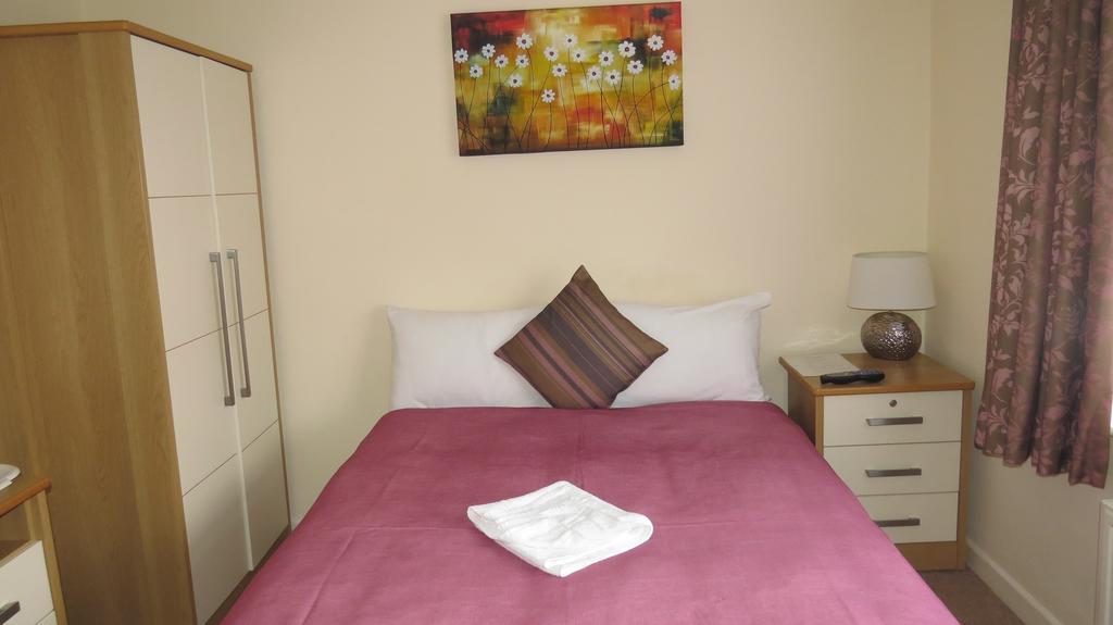 Montrose Guest House Ρόμφορντ Εξωτερικό φωτογραφία