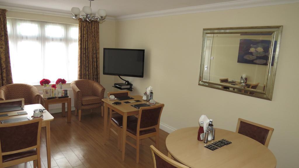 Montrose Guest House Ρόμφορντ Εξωτερικό φωτογραφία